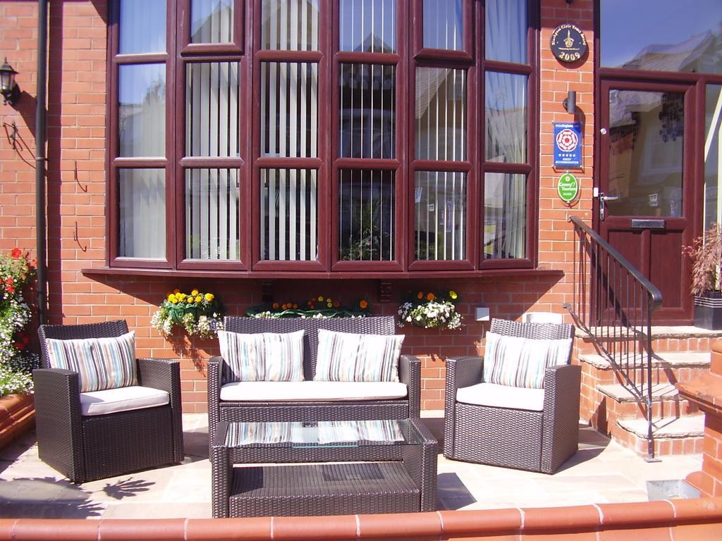 Langtrys Bed & Breakfast Blackpool Exterior photo